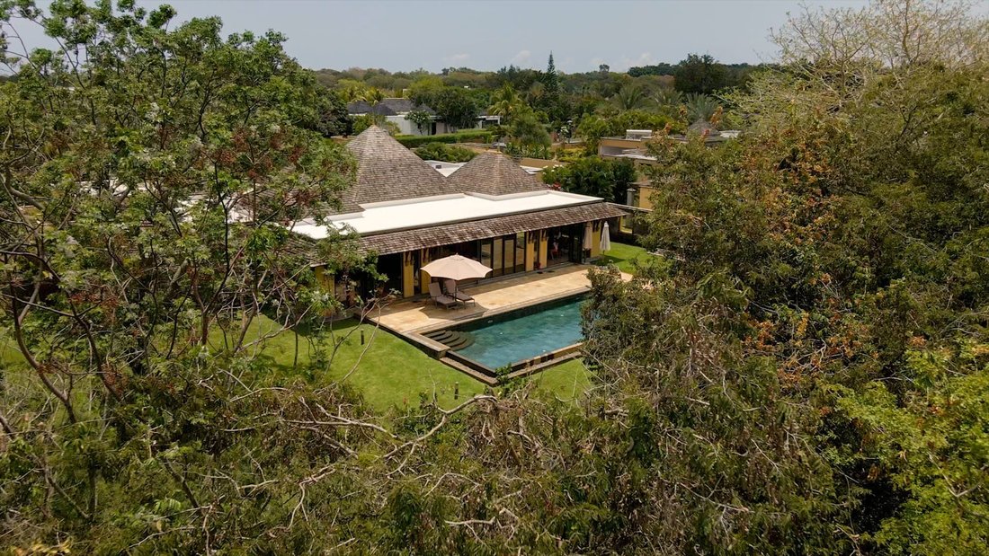 Villa in Tamarin, Rivière Noire District, Mauritius 2 - 15886966