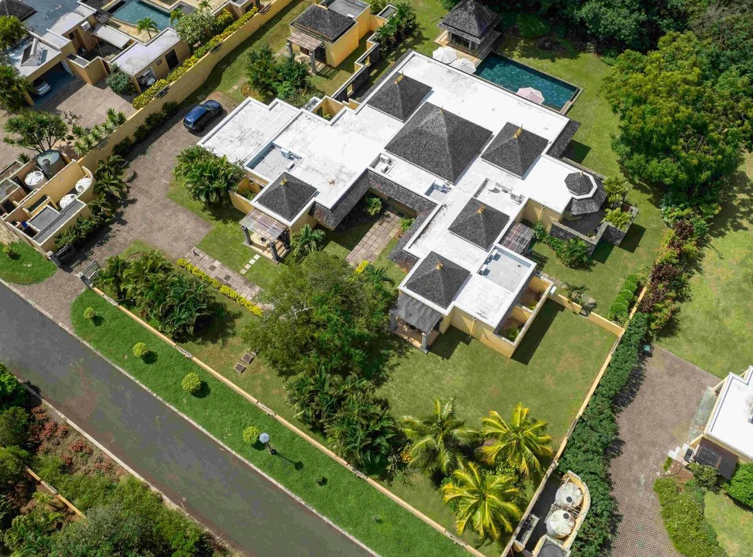 Villa in Tamarin, Rivière Noire District, Mauritius 4 - 15886966
