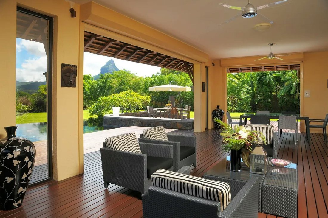 Villa in Tamarin, Rivière Noire District, Mauritius 2 - 15887003
