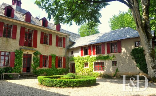 Castle for Sale in Saint-Pierre-de-Trivisy, Occitanie, France