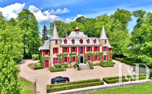 Castle for Sale in Saint-Pierre-de-Trivisy, Occitanie, France