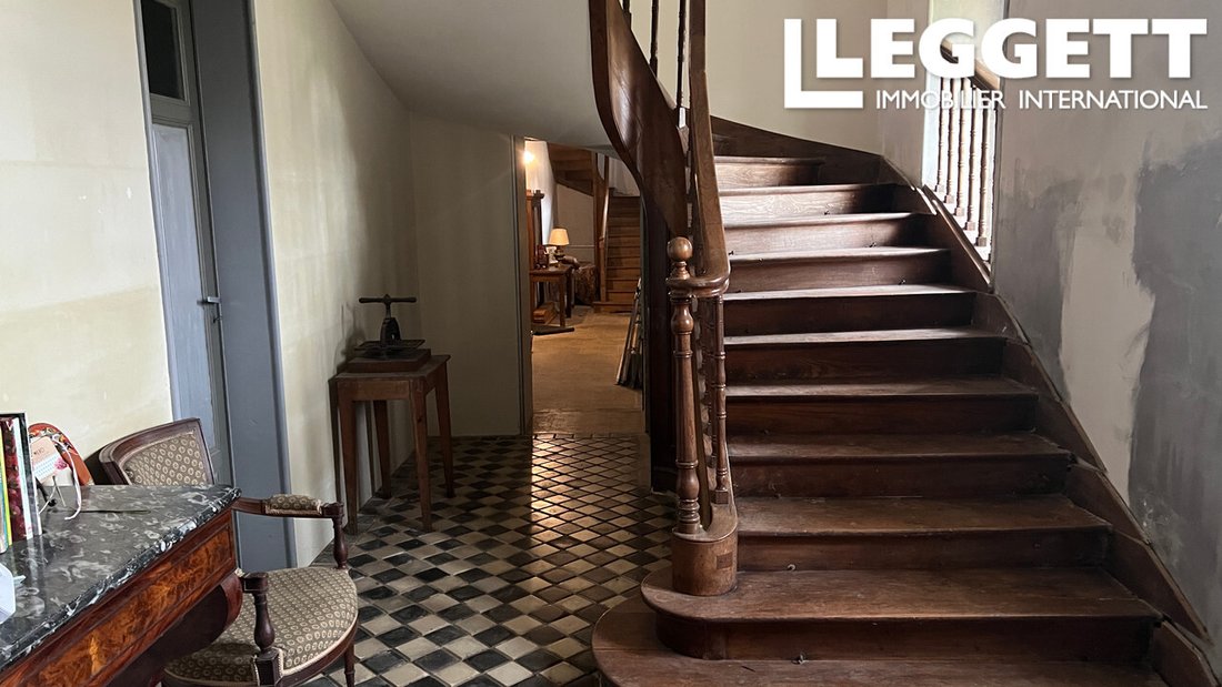 Écurat’s Neo-Gothic Dream: A 19th-Century Château Awaiting Its Renaissance