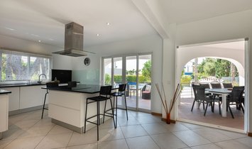 Villa in Vale do Lobo, Almancil, Portugal 1