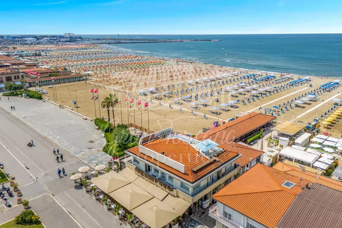 Apartment in Historic Center, Viareggio, Tuscany 4 - 14309136