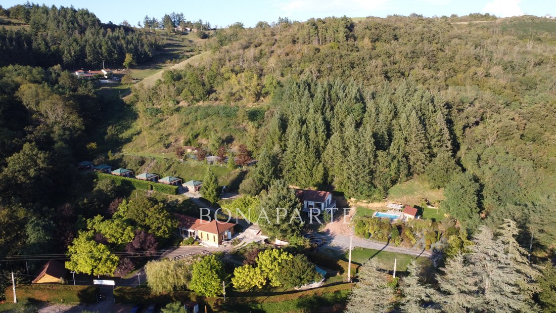 Le Rêve Vert: A Secluded Auvergne Estate Where Time Stands Still