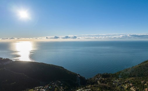Land in Èze, Provence-Alpes-Côte d'Azur, France 1