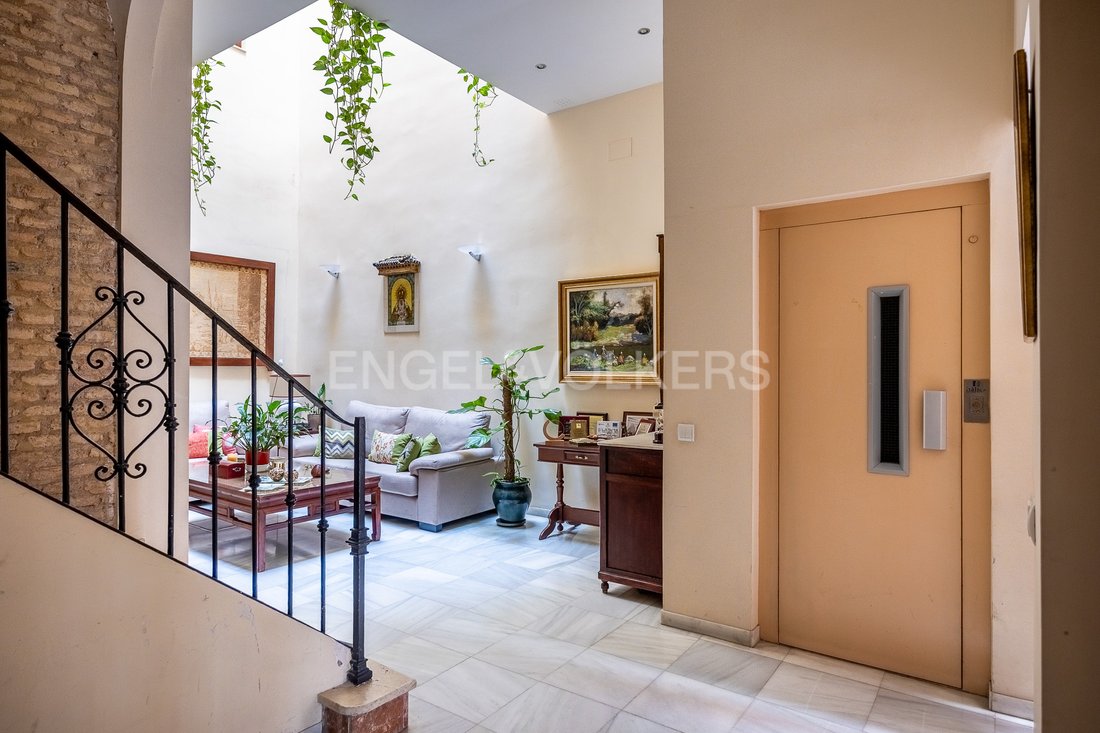 House in Los Remedios, Seville, Spain 1 - 15891714