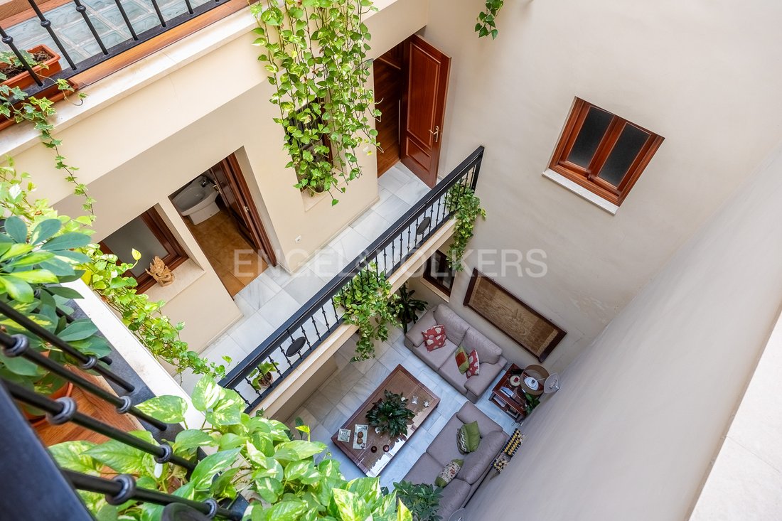 House in Los Remedios, Seville, Spain 2 - 15891714