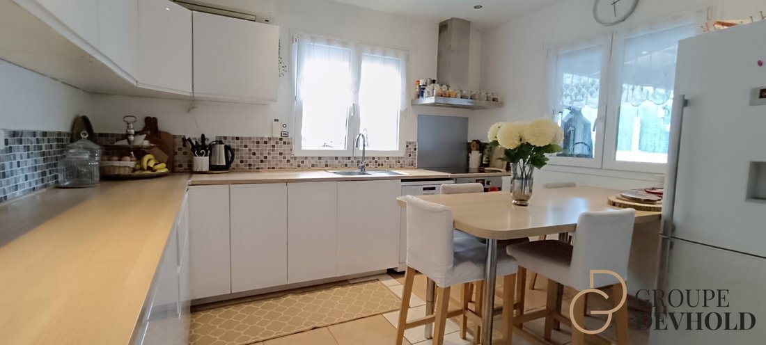 House in Centre Est-Village, Trappes, France 4 - 15893918