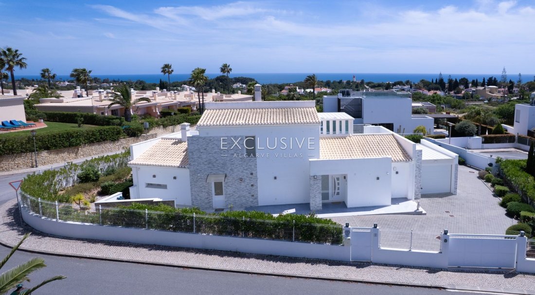 Villa in Carvoeiro, Algarve, Portugal 3 - 15619064