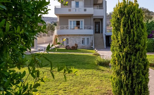 Villa in Kropia, Attica, Greece 1