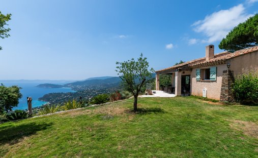 Casa en Rayol-Canadel-sur-Mer, Provenza-Alpes-Costa Azul, Francia 1