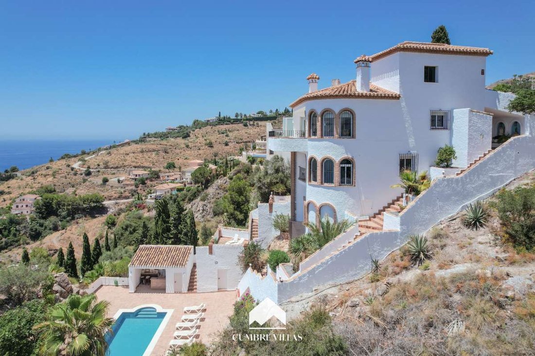 Villa in Salobrena, Andalusia, Spain 1 - 15889084