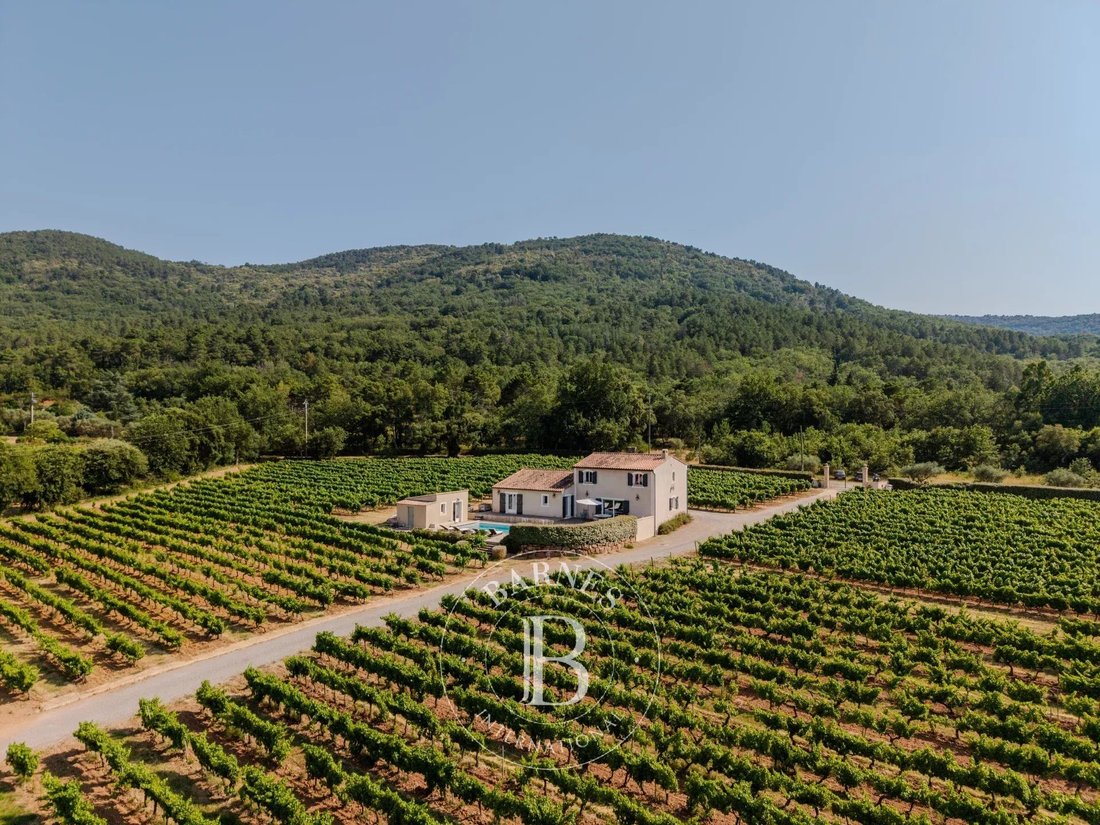 Farm Ranch in Gonfaron, Provence-Alpes-Côte d'Azur, France 5 - 15893667