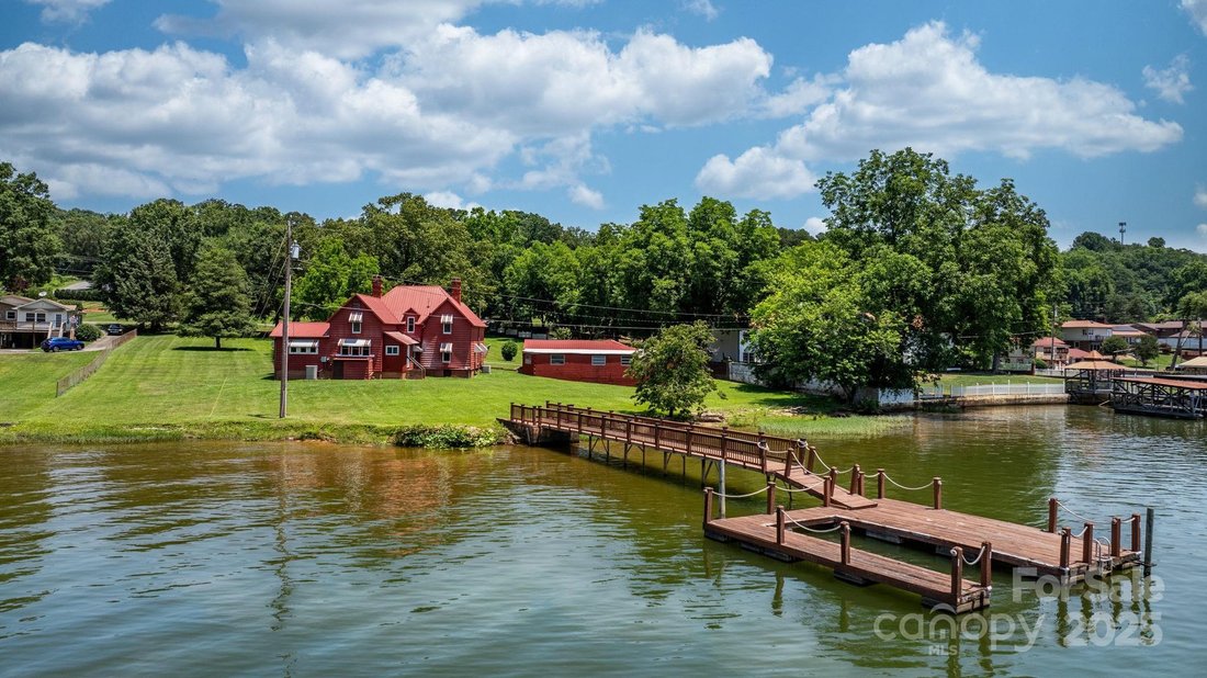 House in Hickory, North Carolina, United States 2 - 15893288