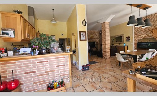 Castle for Sale in Moissac, Occitanie, France