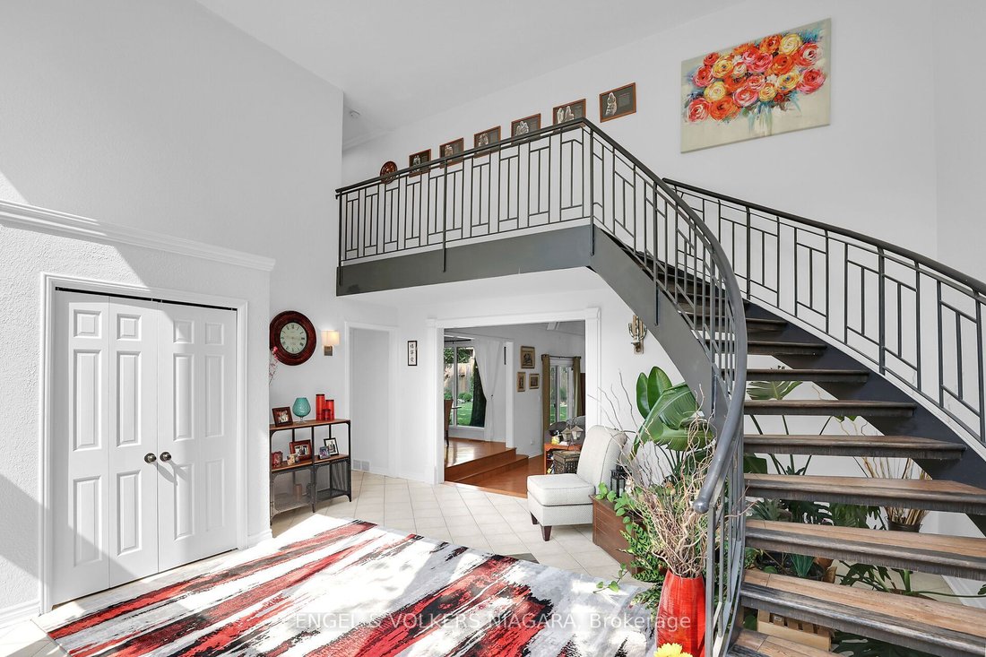 House in Niagara Falls, Ontario, Canada 5 - 15893137