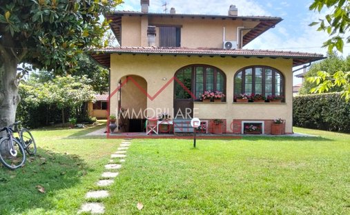 Villa in Center, Forte dei Marmi, Tuscany 1