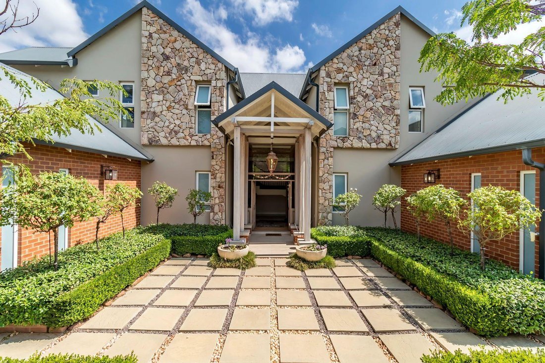 House in Halfway House Estate, Gauteng, South Africa 3 - 15887467