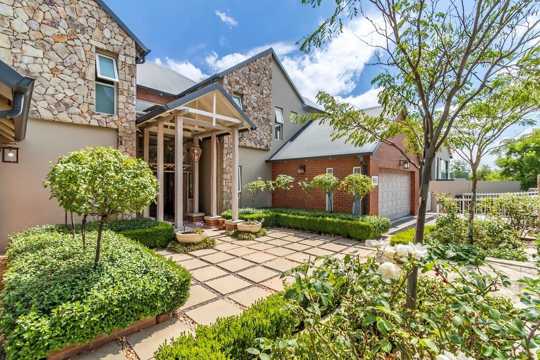House in Halfway House Estate, Gauteng, South Africa 2 - 15887467