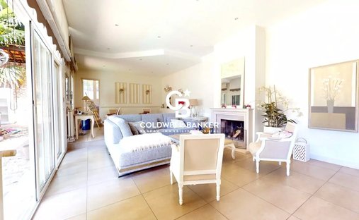 House in Carnot Gambetta, Suresnes, France 1