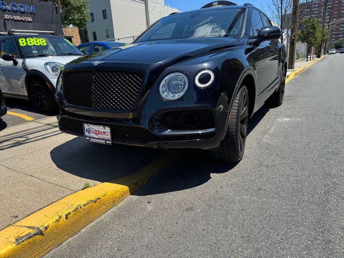 Suv in Union City, NJ, United States 2 - 15867627