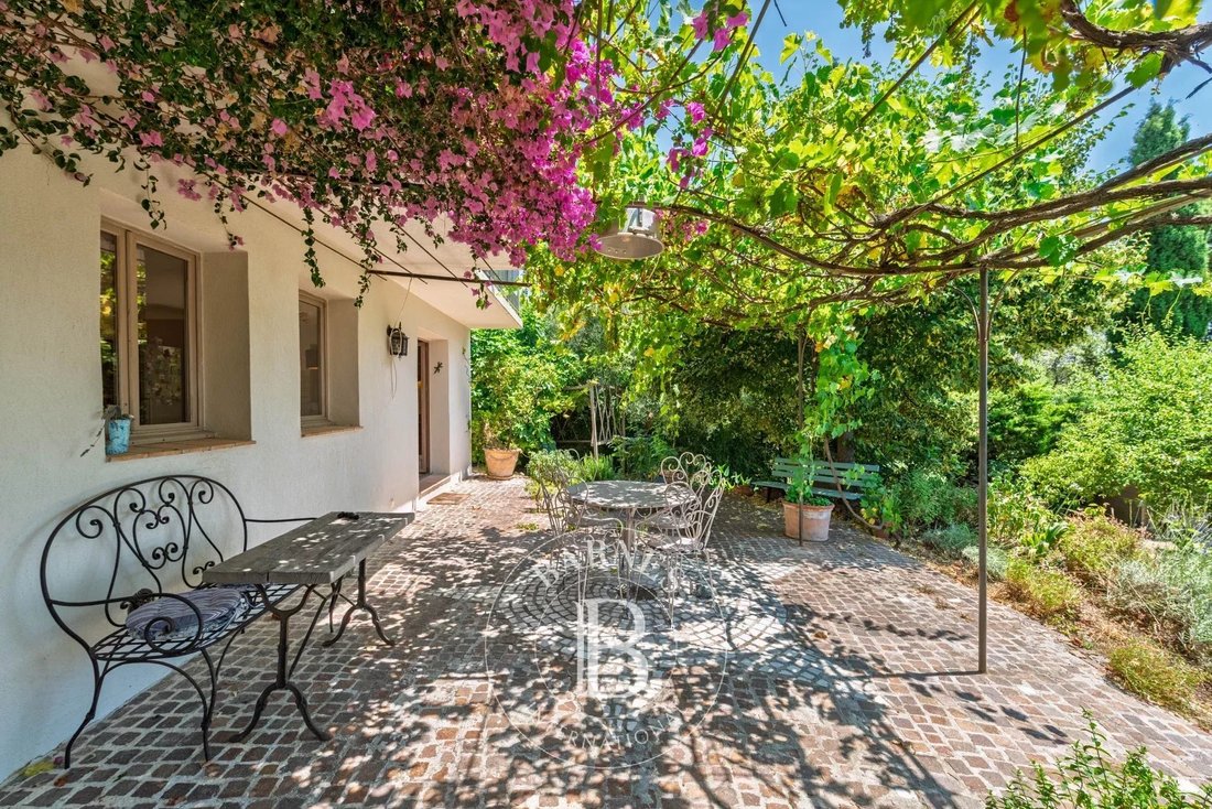 Villa in Châteauneuf-Grasse, Provence-Alpes-Côte d'Azur, France 4 - 15891653