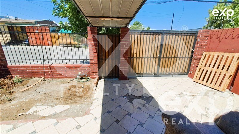 House in Lo Prado, Santiago Metropolitan Region, Chile 2 - 15887124