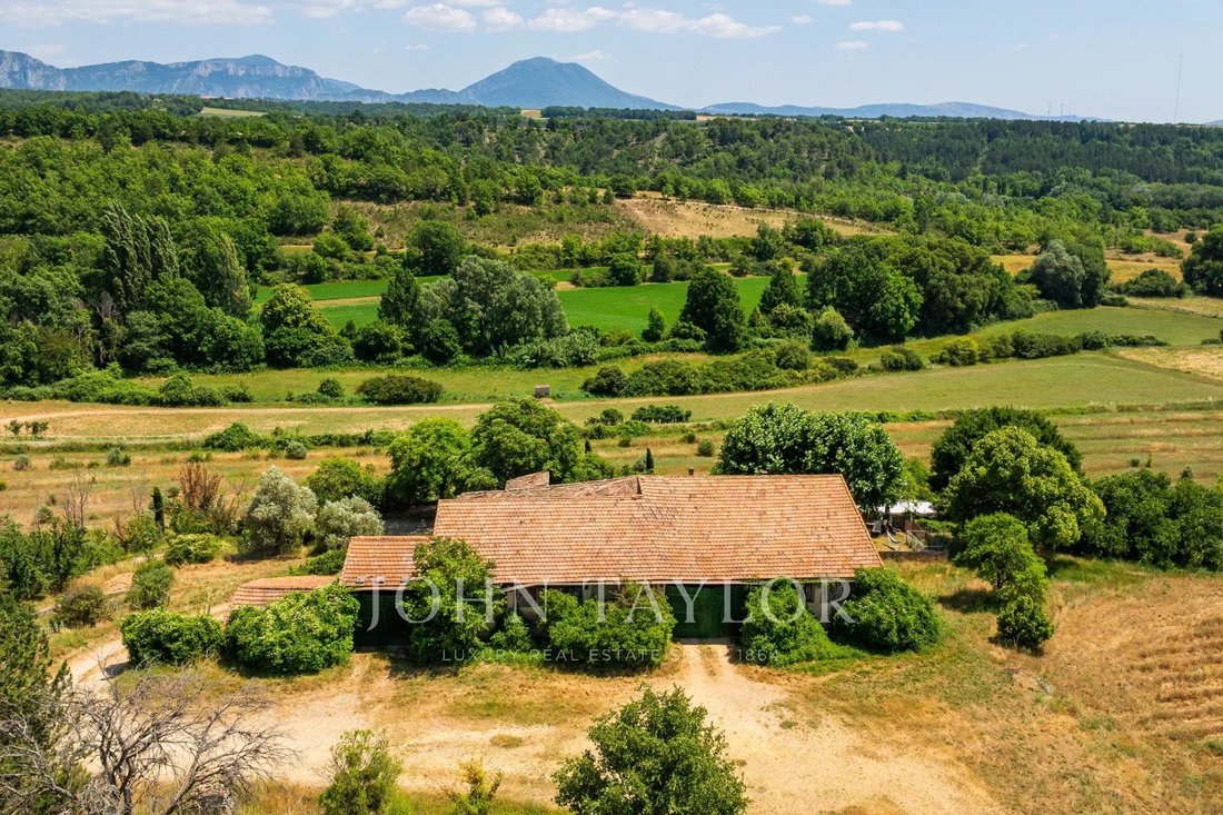 Estate in Riez, Provence-Alpes-Côte d'Azur, France 5 - 15887452