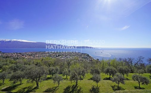 Villa in Monte Maderno, Toscolano, Lombardy 1