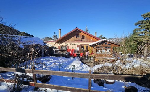 Chalet in Andon, Provence-Alpes-Côte d'Azur, France 1
