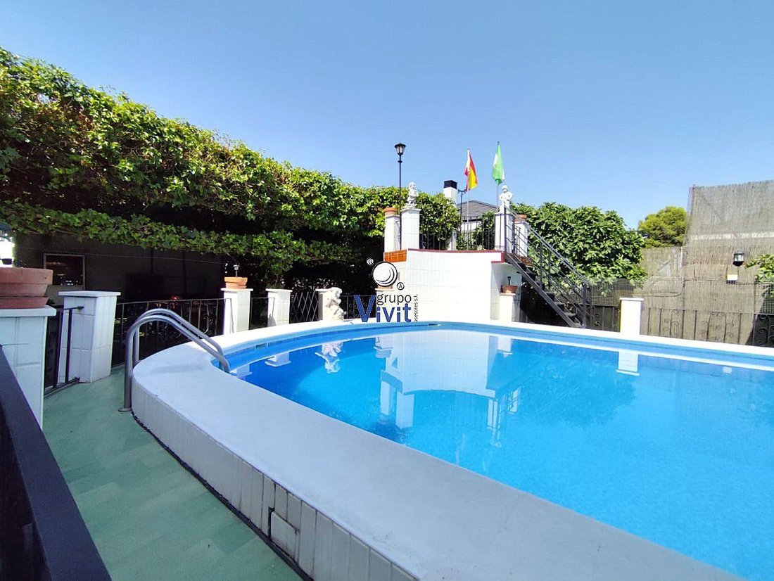 Chalet in Alcala de Guadaira, Andalusia, Spain 1 - 15893985