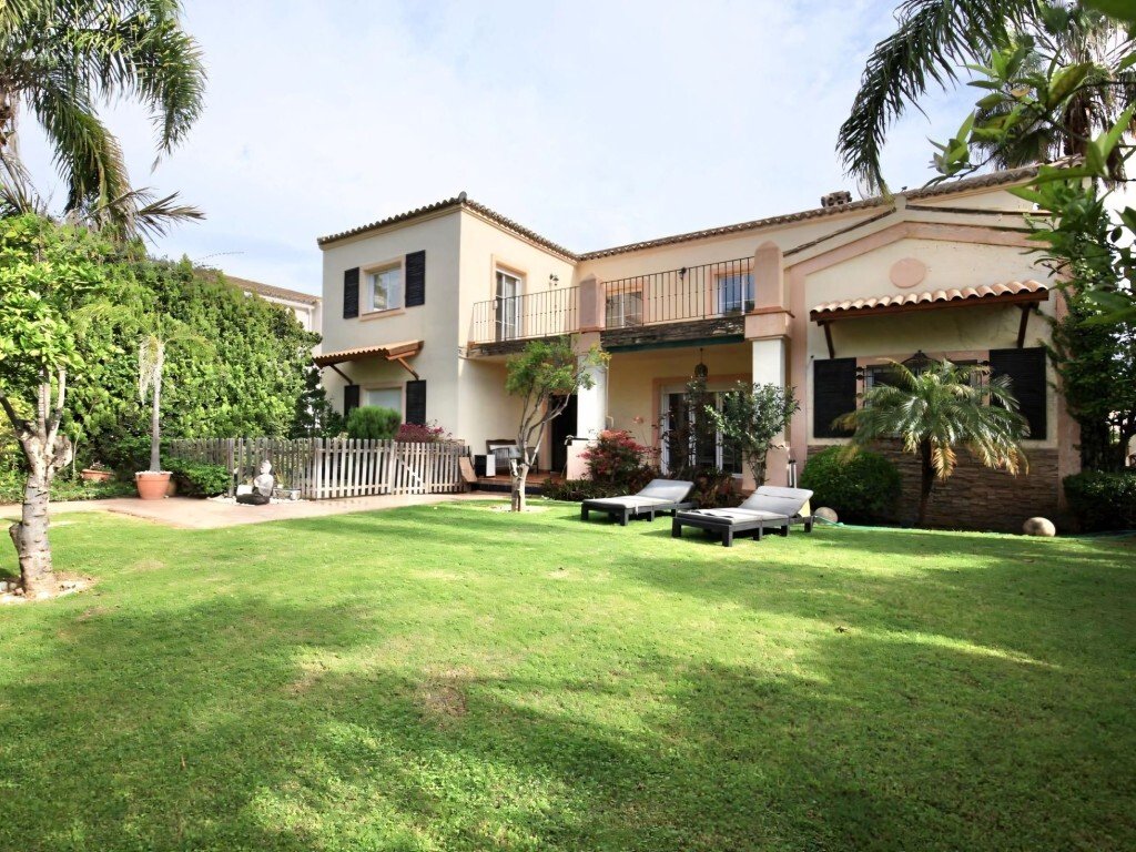 Villa in Guadalmina Alta, San Pedro de Alcantara, Spain 1 - 15889257