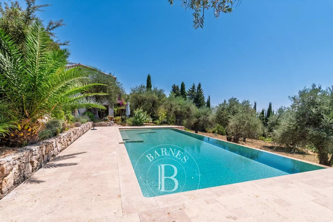 Villa in Châteauneuf-Grasse, Provence-Alpes-Côte d'Azur, France 5 - 15891653