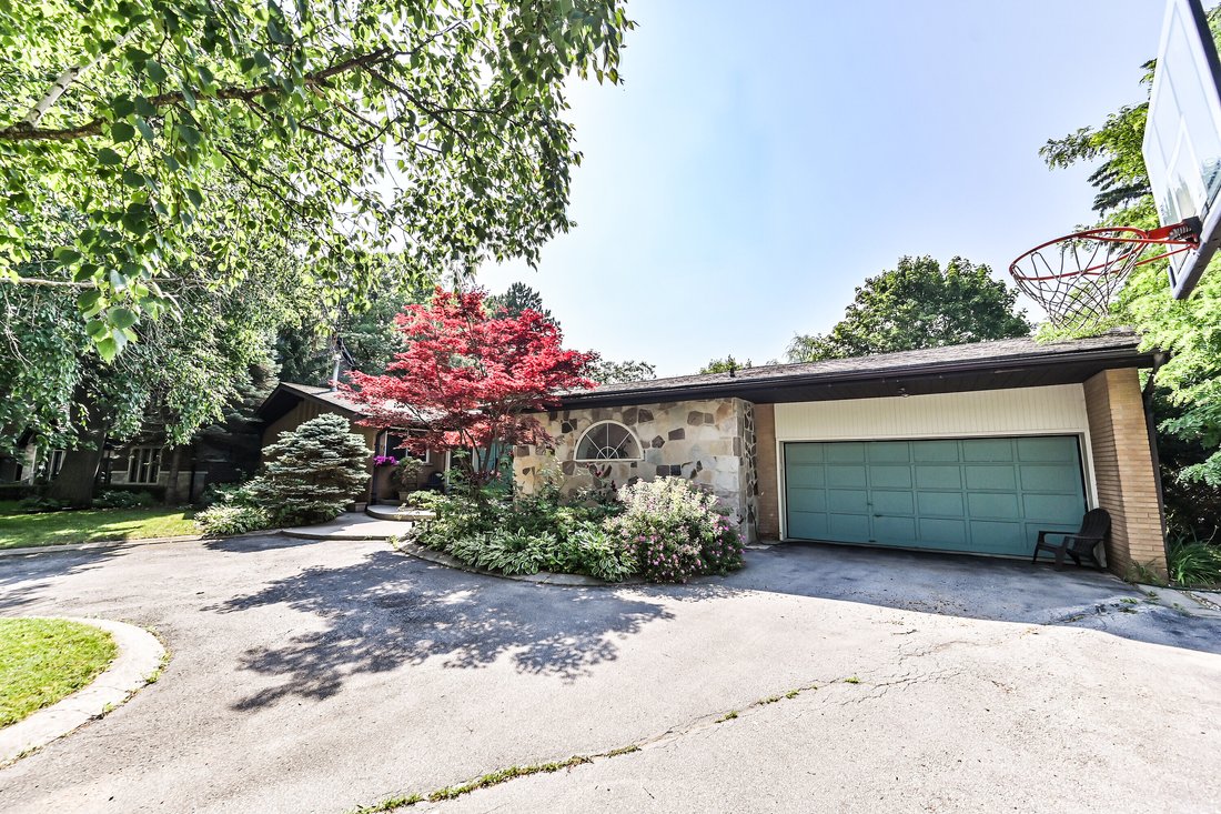 House in Vaughan, Ontario, Canada 2 - 15888629