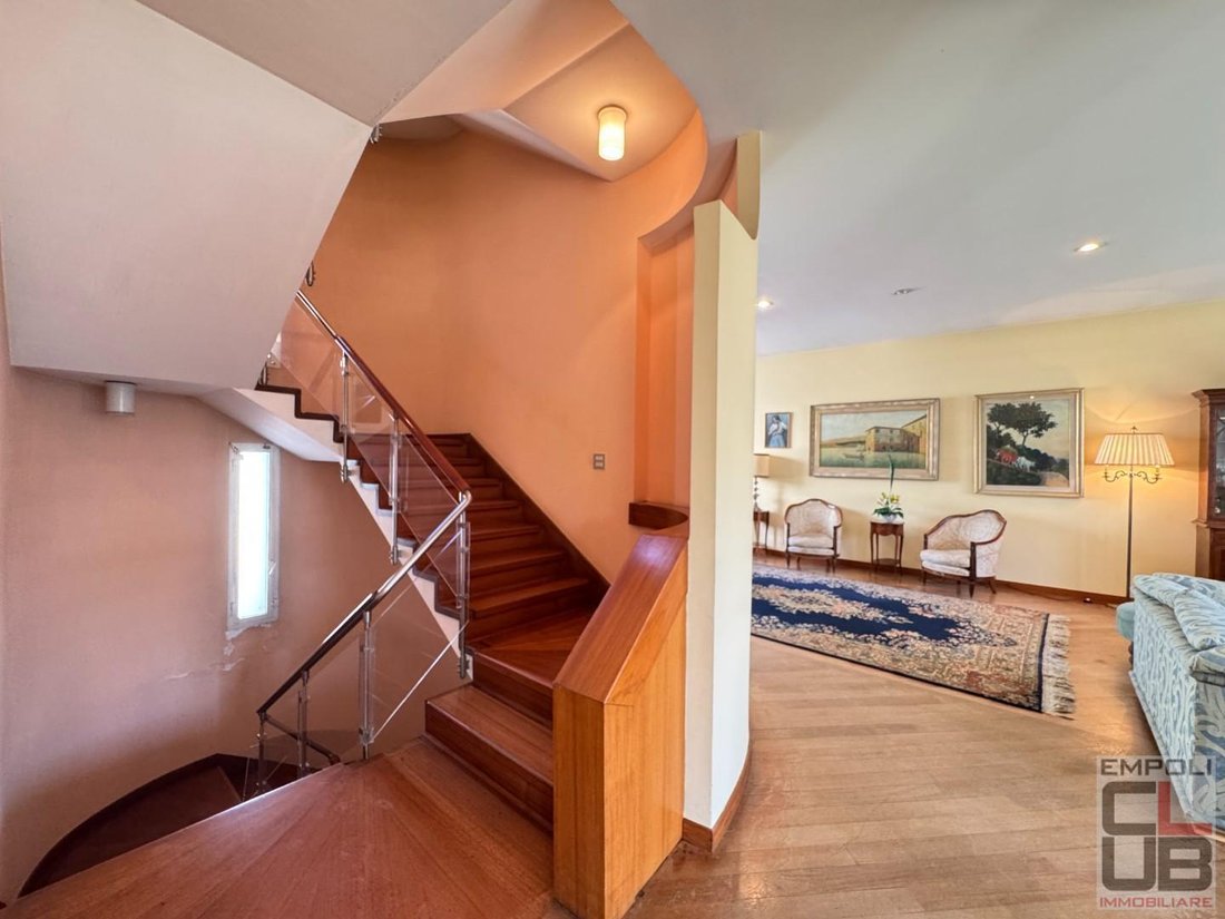 Villa in Near Center, Empoli, Tuscany 4 - 15891704