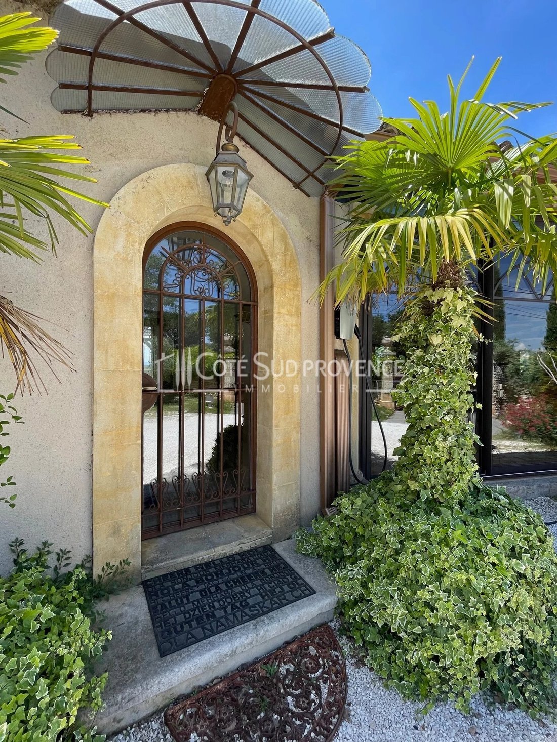 Estate in Robion, Provence-Alpes-Côte d'Azur, France 4 - 15887391