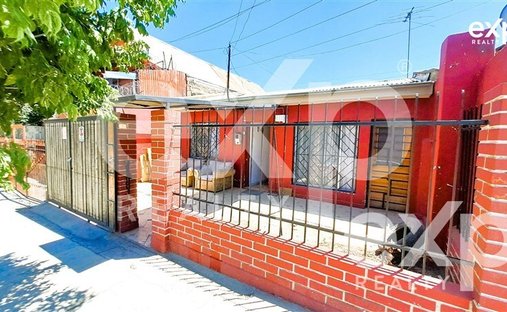 House in Lo Prado, Santiago Metropolitan Region, Chile 1