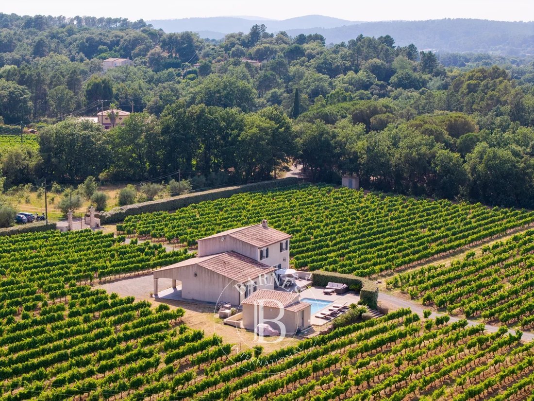 Farm Ranch in Gonfaron, Provence-Alpes-Côte d'Azur, France 2 - 15893667