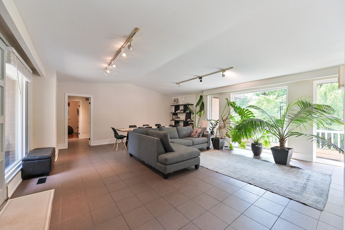 House in Vaughan, Ontario, Canada 3 - 15888629