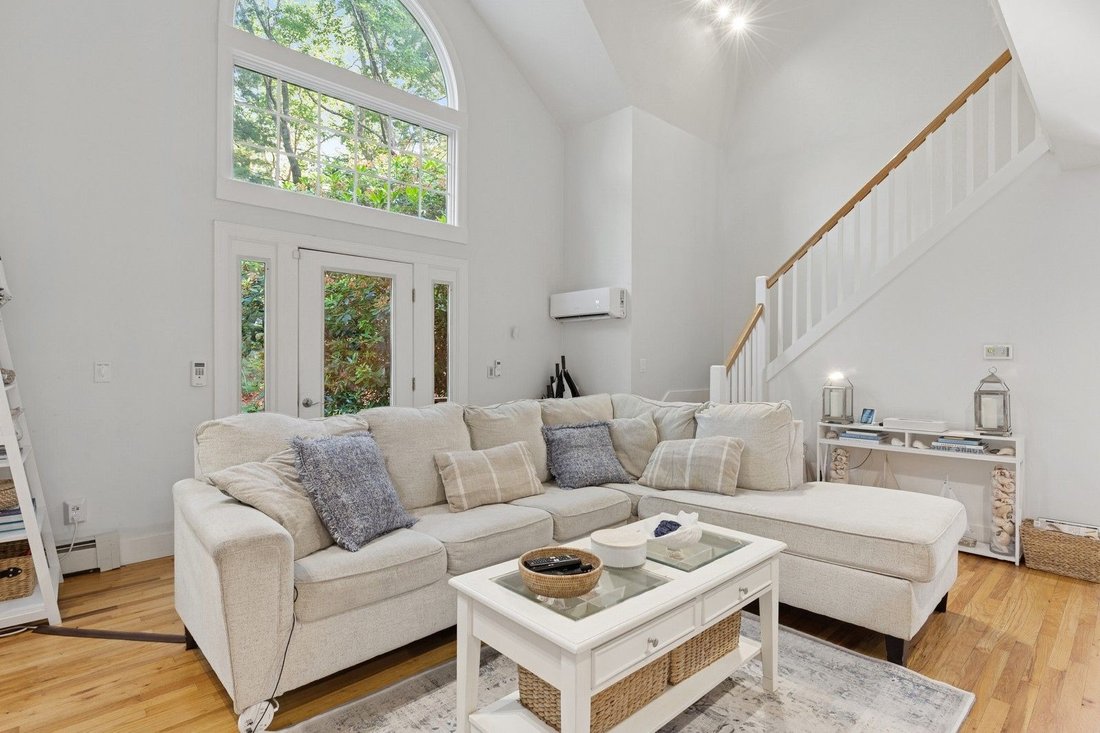 East Hampton, New York, United States 2 - 15879401