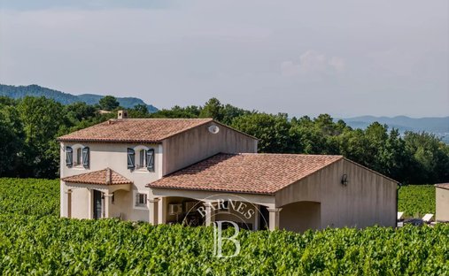 Farm Ranch in Gonfaron, Provence-Alpes-Côte d'Azur, France 1