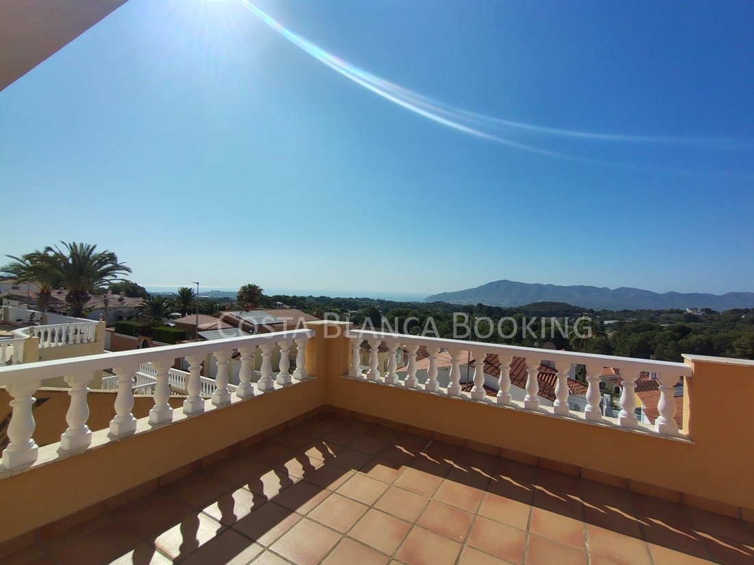 Chalet in l'Alfas del Pi, Valencian Community, Spain 1 - 15894003