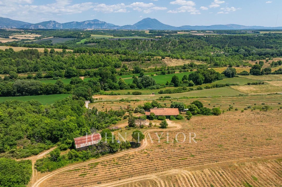 Estate in Riez, Provence-Alpes-Côte d'Azur, France 1 - 15887452