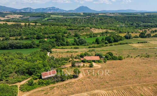 Estate in Riez, Provence-Alpes-Côte d'Azur, France 1