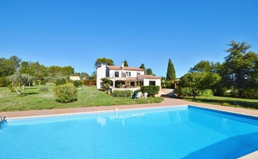 Estate in La Gazelle, Nimes, France 1