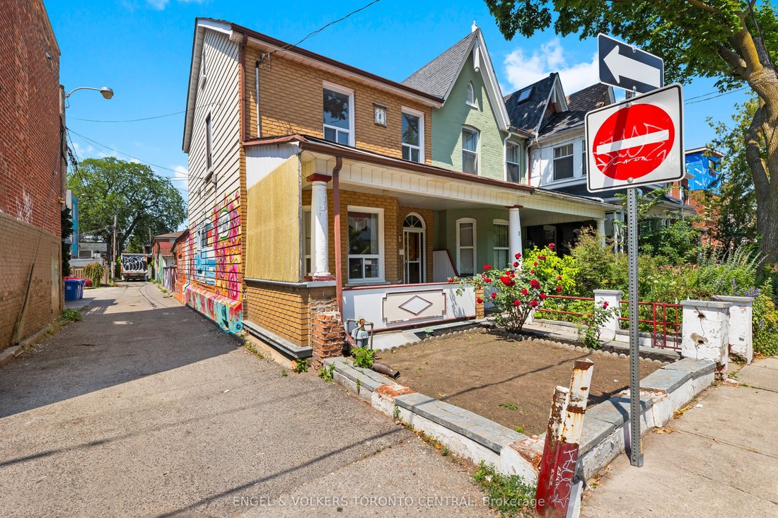 Apartment in Toronto, Ontario, Canada 2 - 15889491