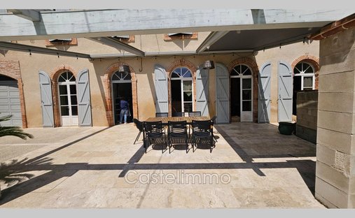 Castle for Sale in Moissac, Occitanie, France