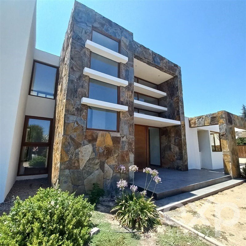 House in Colina, Santiago Metropolitan Region, Chile 2 - 15887175