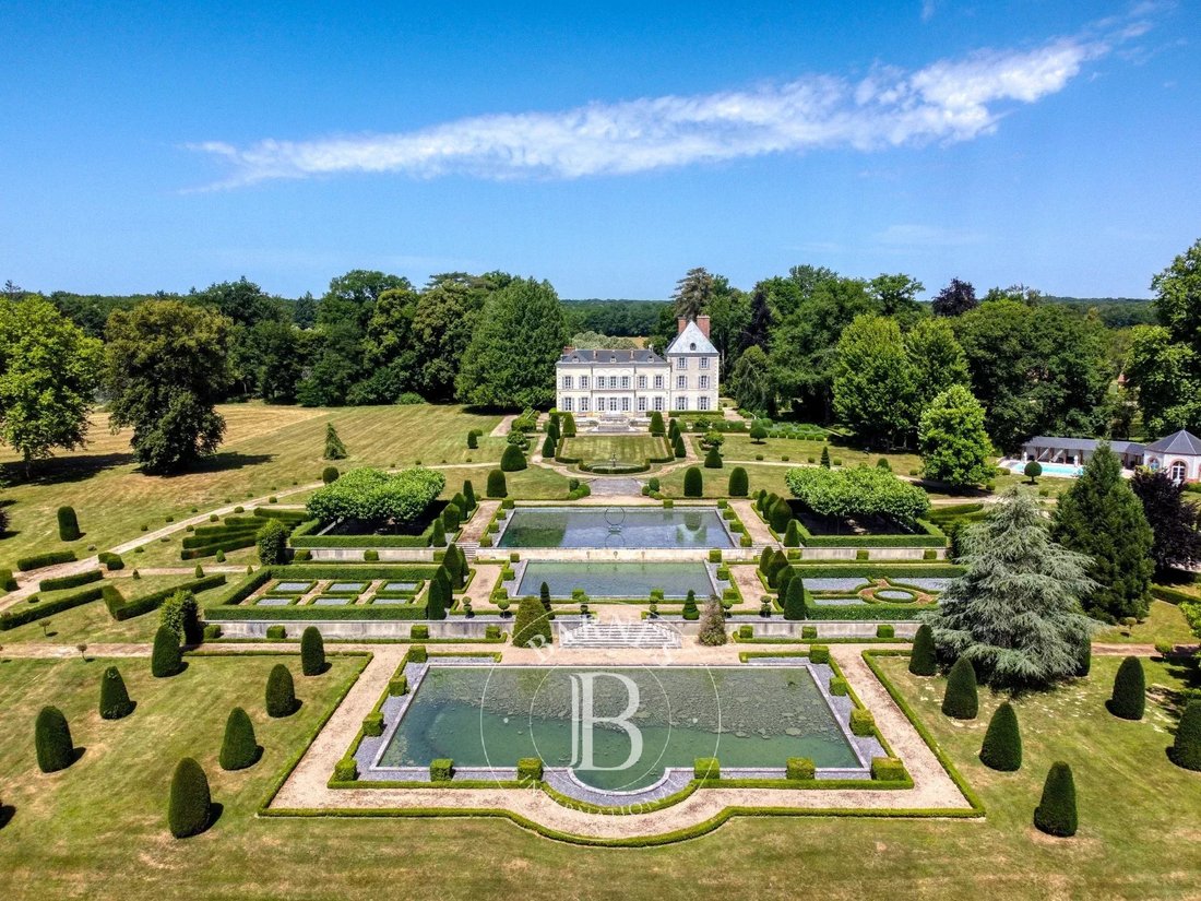Estate in Auxerre, Bourgogne – Franche-Comté, France 2 - 15887825